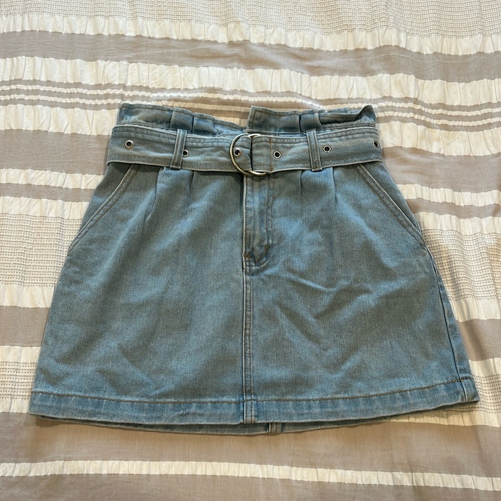 FOREVER 21 Denim high rise belt mini skirt Size S